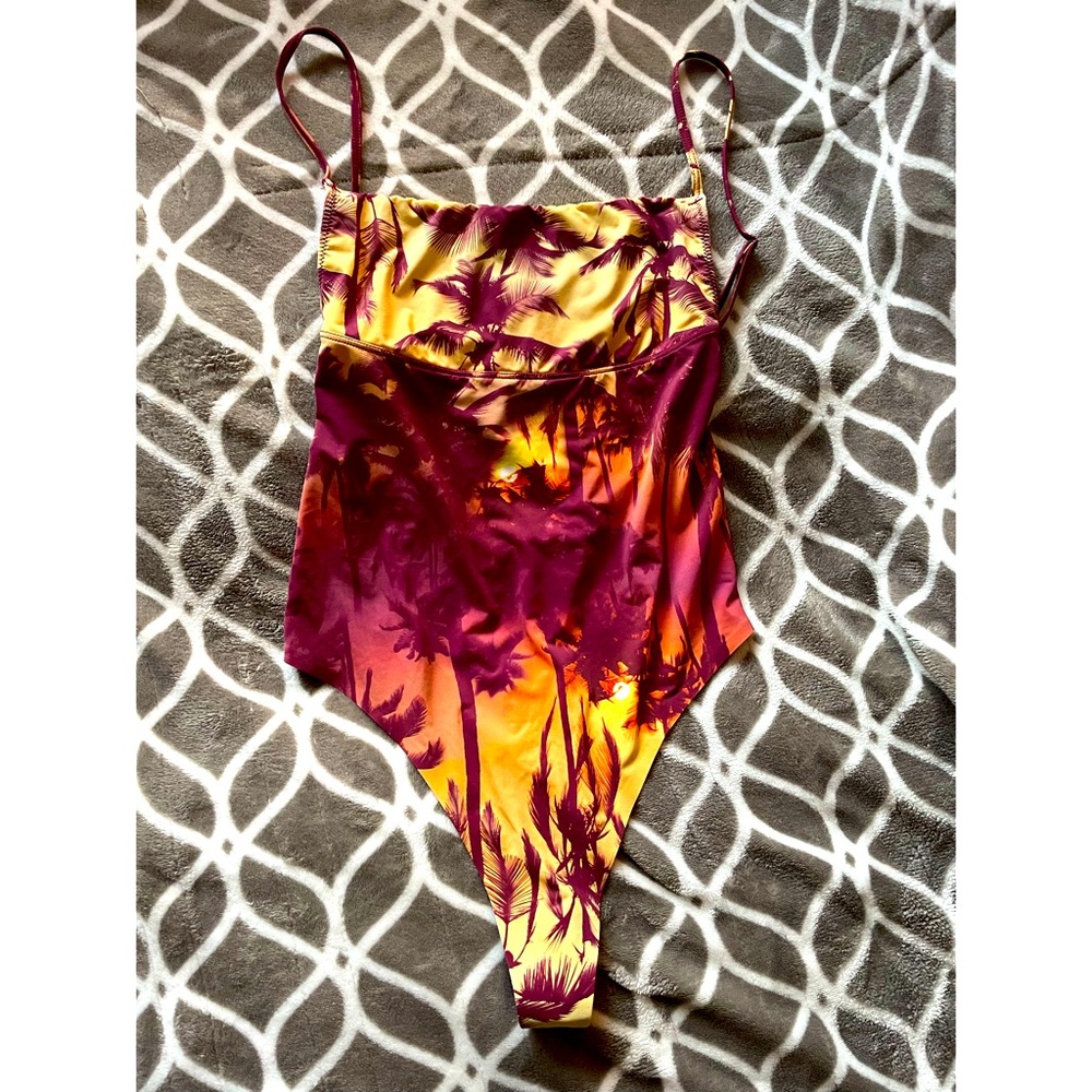 Swimsuit / Bodysuit